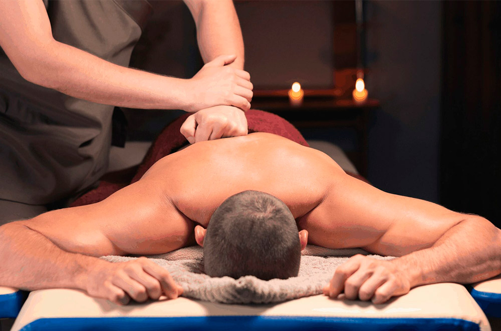 Como funciona uma casa de massagem gay
