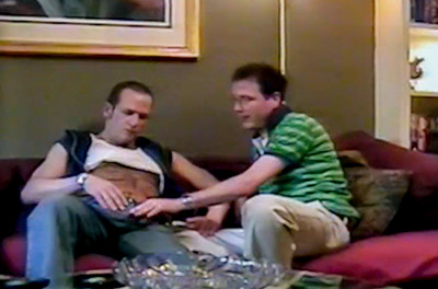 Urso roludo arrombando o cuzinho